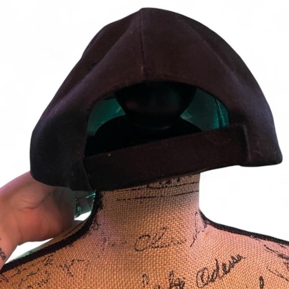 Black 'Meow' Cat Cap embroidered lettering - Picture 2 of 2